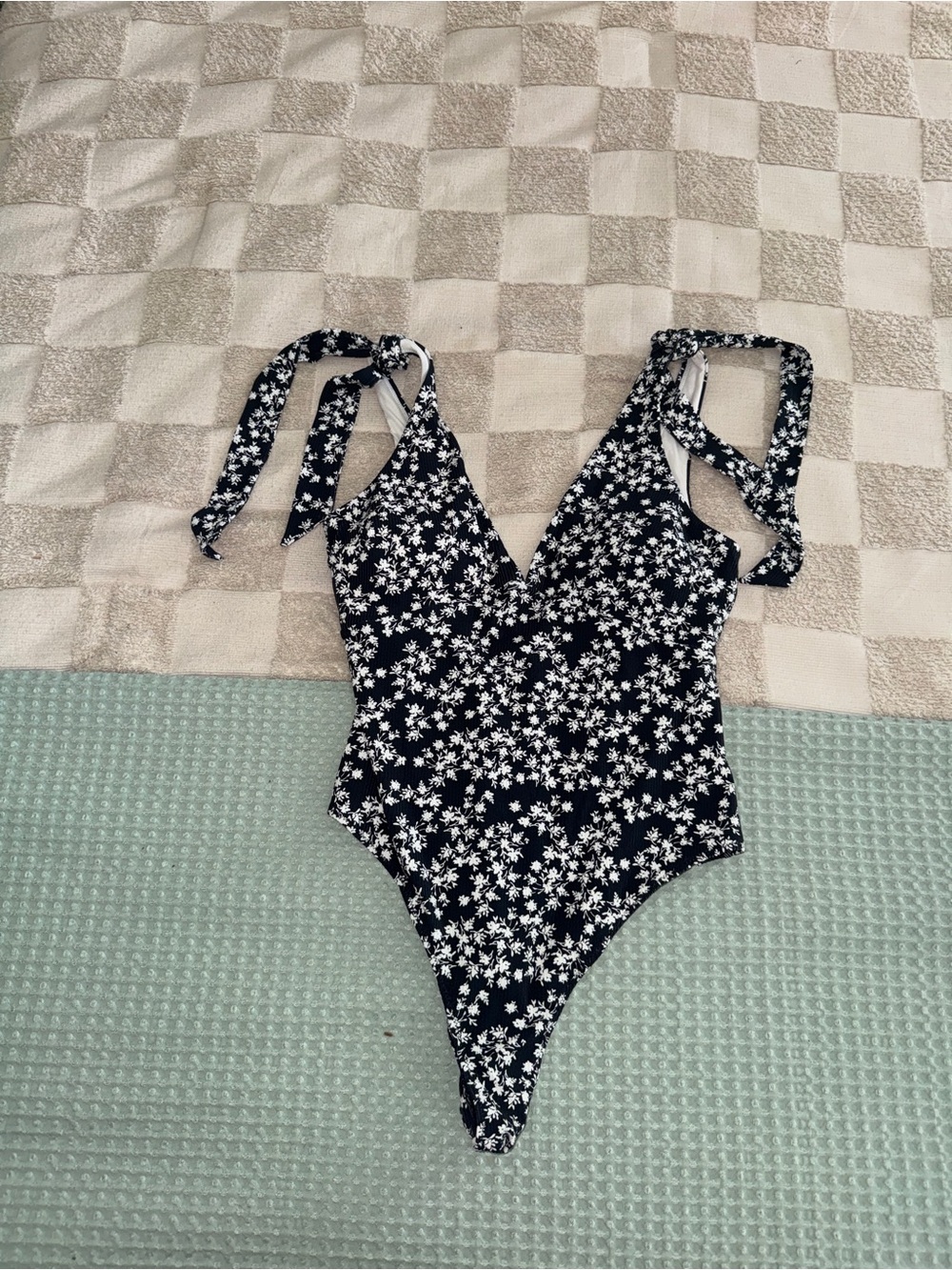 NWOT H&M Padded-Cup High-Leg Swimsuit size M